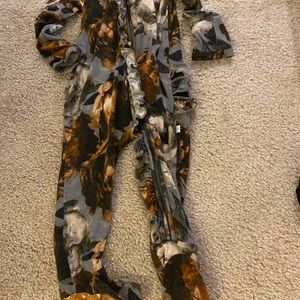 Posh peanut footed pajamas 6-9 months